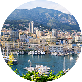 Hafen von Monte Carlo und Skyline der Stadt