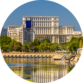 Blick auf den Parlamentspalast in Bukarest, Rumänien.